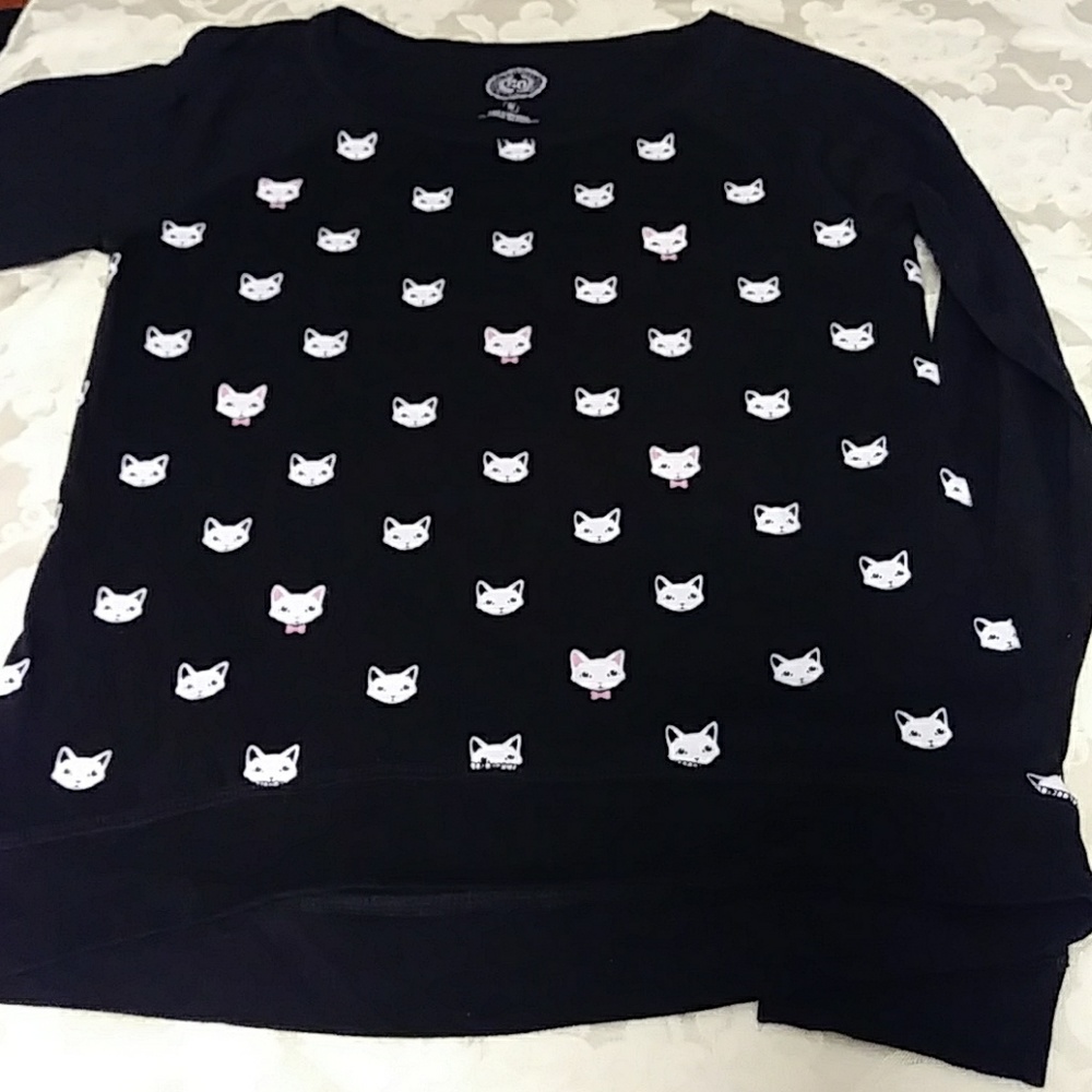 Long sleeve cat top